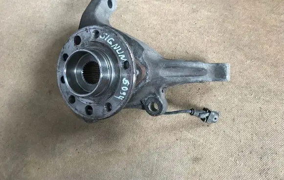 Opel Signum Front wheel hub 13136699