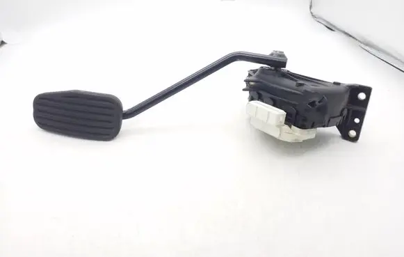 Volvo XC90 Accelerator throttle pedal 30683521