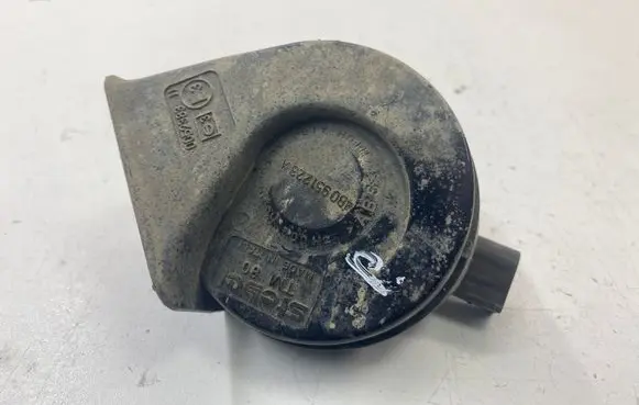 Audi A6 S6 C5 4B Horn signal 4B0951223A