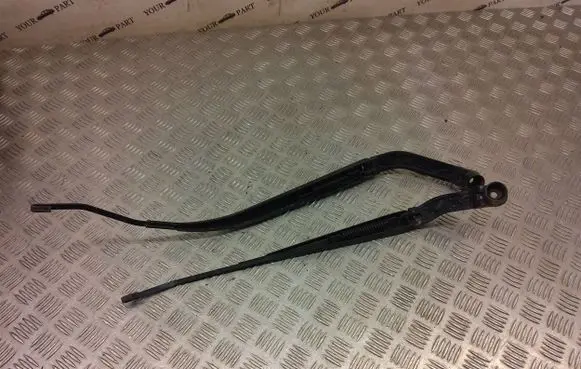 Mitsubishi Outlander Front wiper blade arm 5011204ab