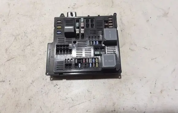 Volvo S90, V90 Fuse module 31473772