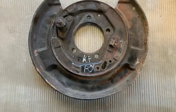 Lexus RX 300 Rear brake disc plate dust cover 