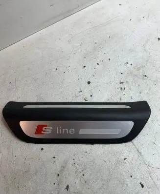Audi Q3 8U Rear sill trim cover 8U0853376B