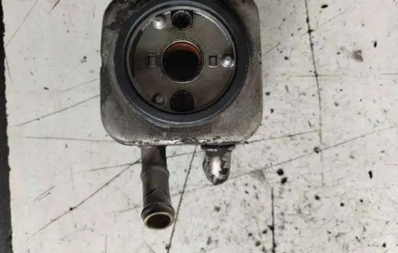 Engine oil radiator