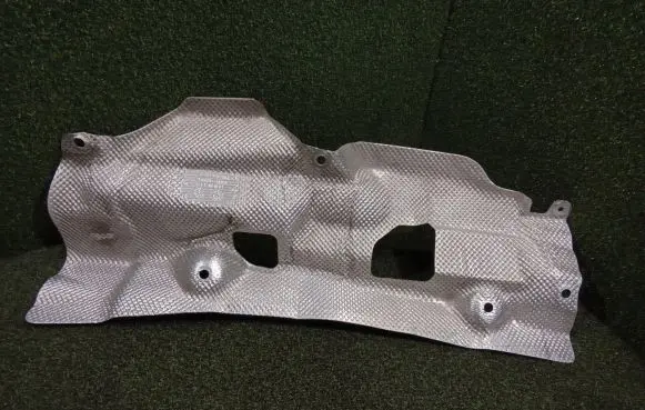 Porsche Cayenne (9Y0 9Y3) Heat shield in engine bay 4M0825662 4M0825662L
