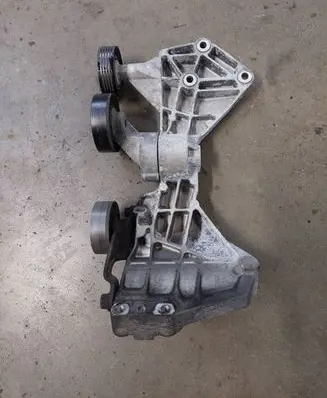 Mercedes-Benz A W168 A/C compressor mount bracket A6882020540