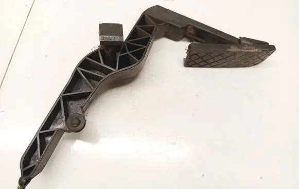 Volkswagen PASSAT B5 Accelerator throttle pedal 8d1721506