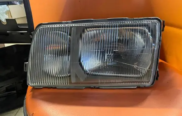 Mercedes-Benz S W126 Headlight/headlamp 0301065705 A1268208961