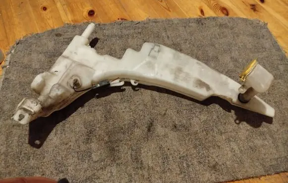 Ford Focus Windshield washer fluid reservoir/tank XS4117618CH 93BB17K624BA XS4N17618B
