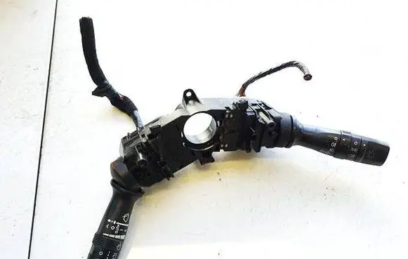 KIA Ceed Wiper turn signal indicator stalk/switch 934101m630