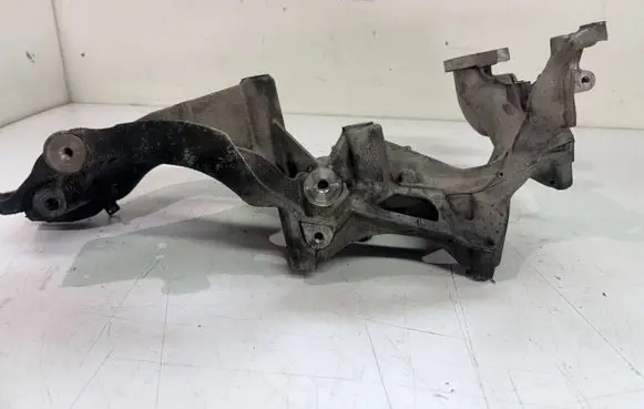 Mercedes-Benz B W246 W242 Generator/alternator bracket A6512011709