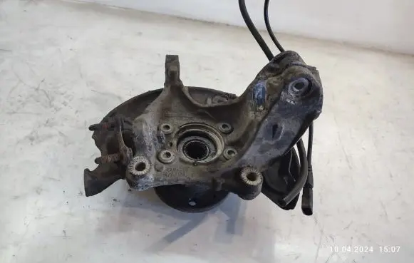 Volkswagen PASSAT B7 Front wheel hub