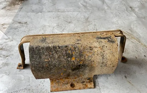 Opel Frontera B Fuel tank mounting bracket