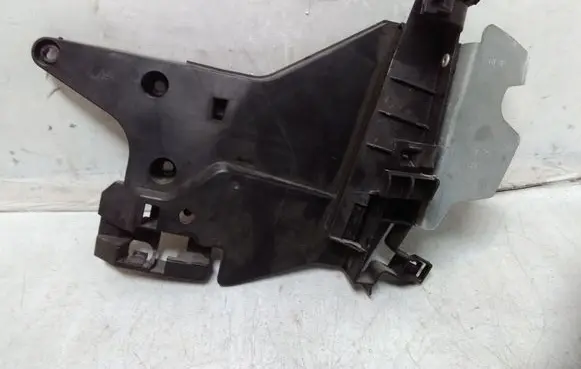 Rear door exterior handle/bracket