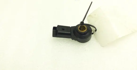 BMW 1 F20 F21 Detonation knock sensor 0261231197 V755211480