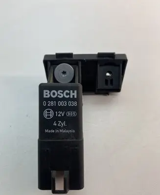 Volkswagen Caddy Glow plug pre-heat relay 0281003038
