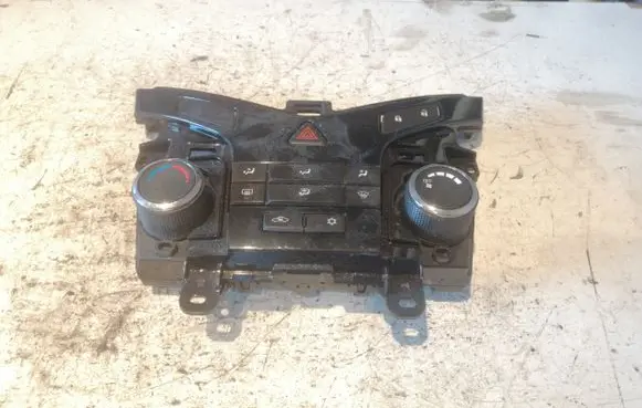 Chevrolet Cruze Climate control unit 387054812004592