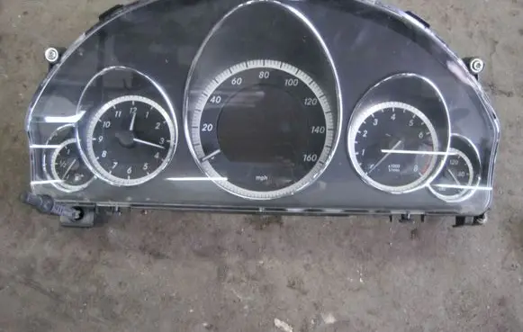 Mercedes-Benz E A207 Speedometer (instrument cluster) A2129005804