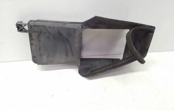 Ford Focus Intercooler air channel guide BM518121AF