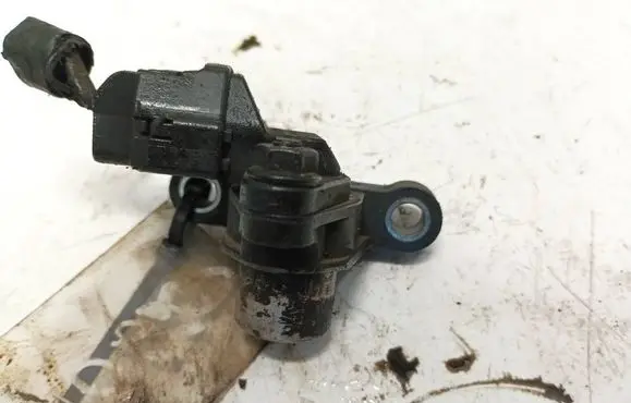 Volvo V70 Crankshaft position sensor 30637803