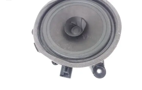 Volvo V50 Front door speaker