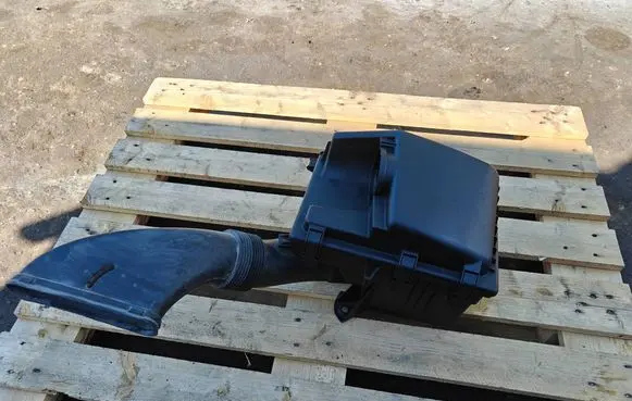 Volvo S80 Air filter box 8626061