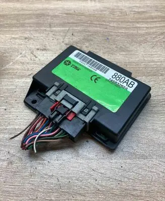 Chrysler PT Cruiser Comfort/convenience module P04671880AB 44837A 880AB