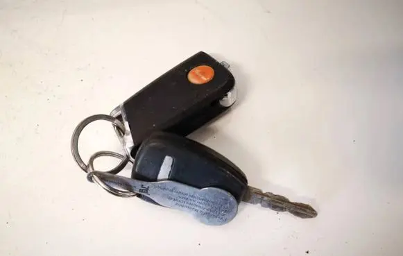 Chrysler Town u0026 Country IV Ignition key/card 04727362ab