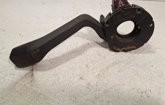 Volkswagen PASSAT B3 Indicator stalk 357953513