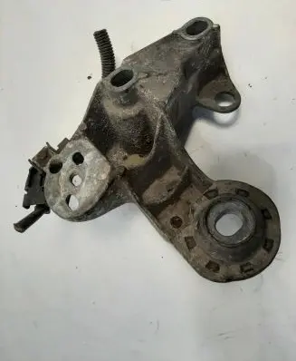 Audi A6 S6 C5 4B Engine mounting bracket 4B0199352D