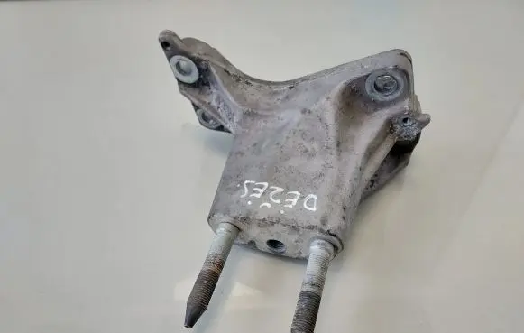 Honda Civic Gearbox mounting bracket