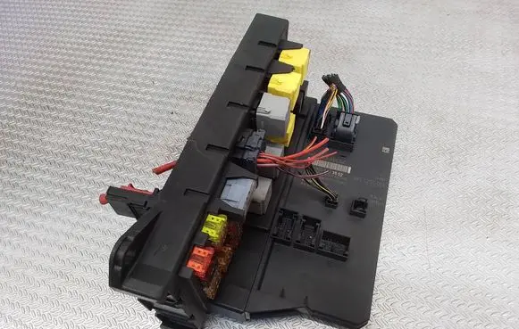 Volkswagen Crafter Fuse module A9069003502 ZGS001 A2C87423800