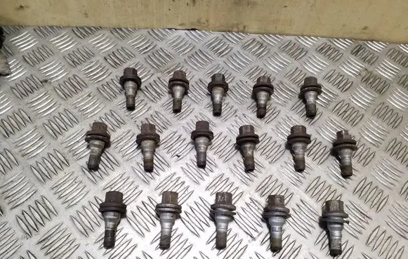 Citroen C4 I Picasso Nuts/bolts 