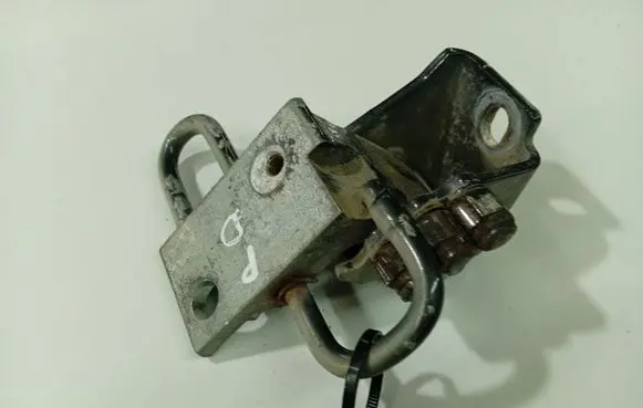 Seat Altea Front door upper hinge 