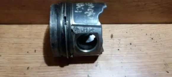 Renault Megane II Piston 