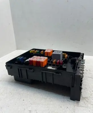 Audi A3 S3 8P Fuse module 17181301 7181281 1K0937132