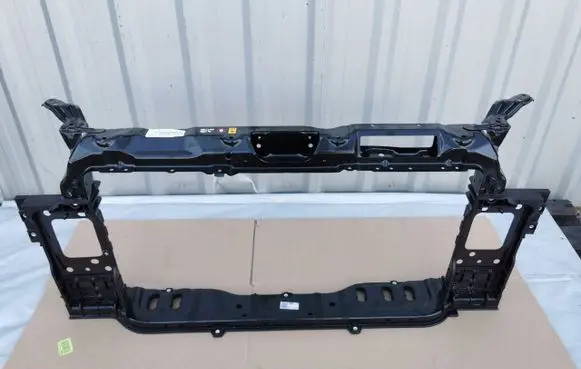 Hyundai i30 Radiator support slam panel 64101