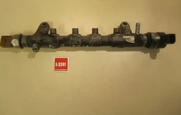 Volkswagen PASSAT B7 Fuel main line pipe R03L125C