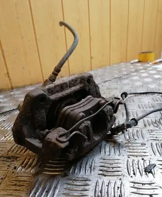 Mercedes-Benz E W210 Front brake caliper