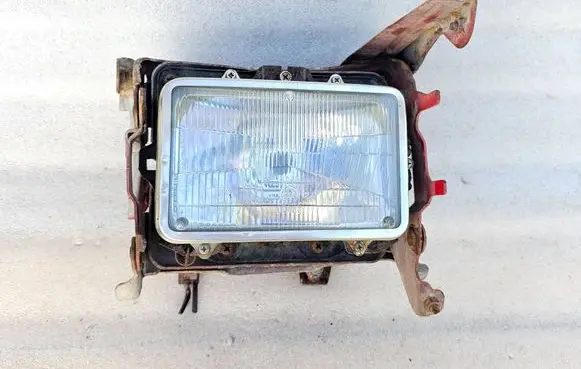 Mitsubishi Eclipse (D21A/D22A/D27A) Headlight/headlamp MB5302034 MB530241