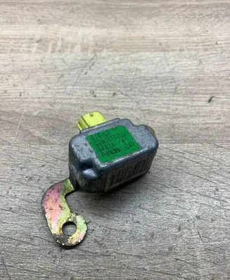 Mazda 3 I Airbag deployment crash/impact sensor C10057KD03