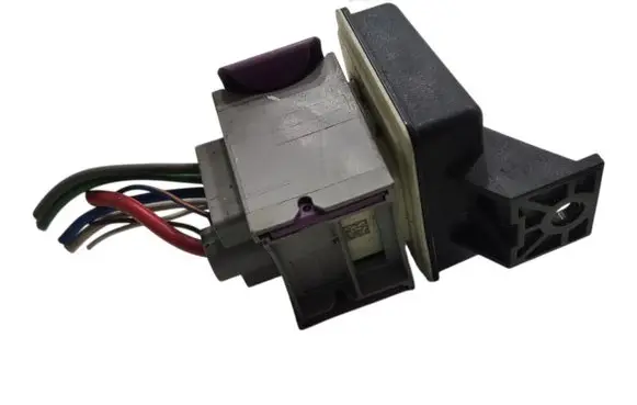 Renault Kadjar Glow plug pre-heat relay 110679886R