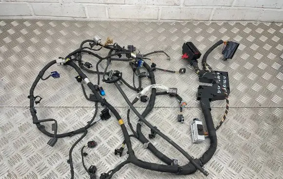 Land Rover Discovery 4 - LR4 Engine installation wiring loom