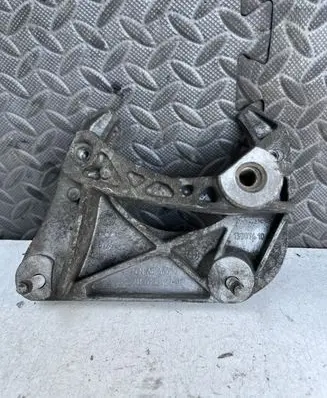 BMW 7 E65 E66 Engine mounting bracket 6758427 AC46000 13807410