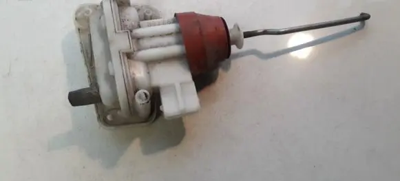 Audi 80 90 B3 Central locking vacuum pump 893862153