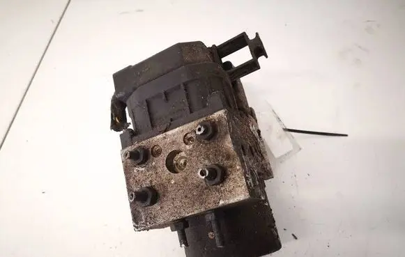 Volkswagen PASSAT B5 ABS Pump 8E0614111AB