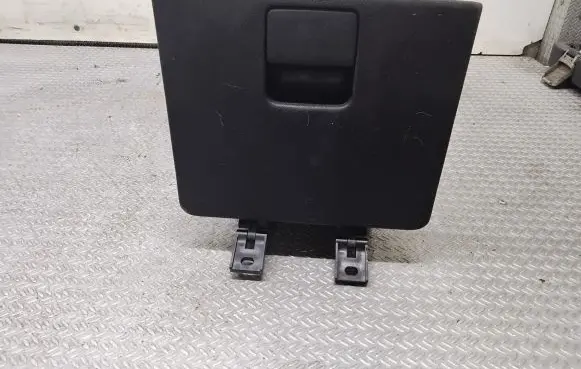 Honda CR-V Glove box