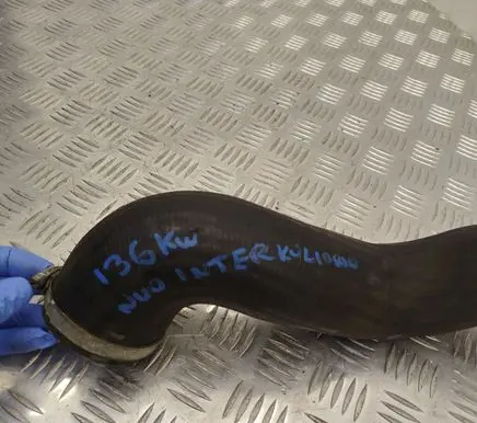 Volvo V70 Intercooler hose/pipe