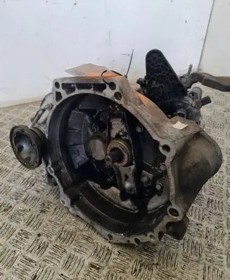 Volkswagen PASSAT B7 Manual 6 speed gearbox MYP