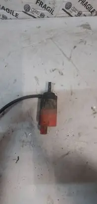 Volvo S40, V40 Windscreen/windshield washer pump 30899624